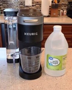 Descaling Keurig with white vinegar