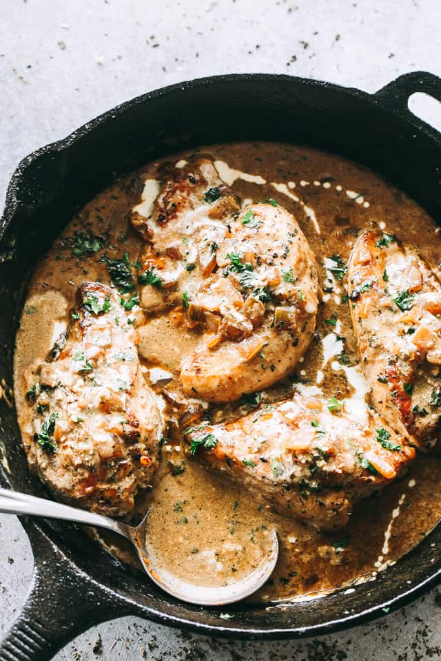 Skillet Chicken in White Wine Sauce recipe