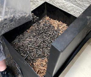 charcoal vs wood pellets