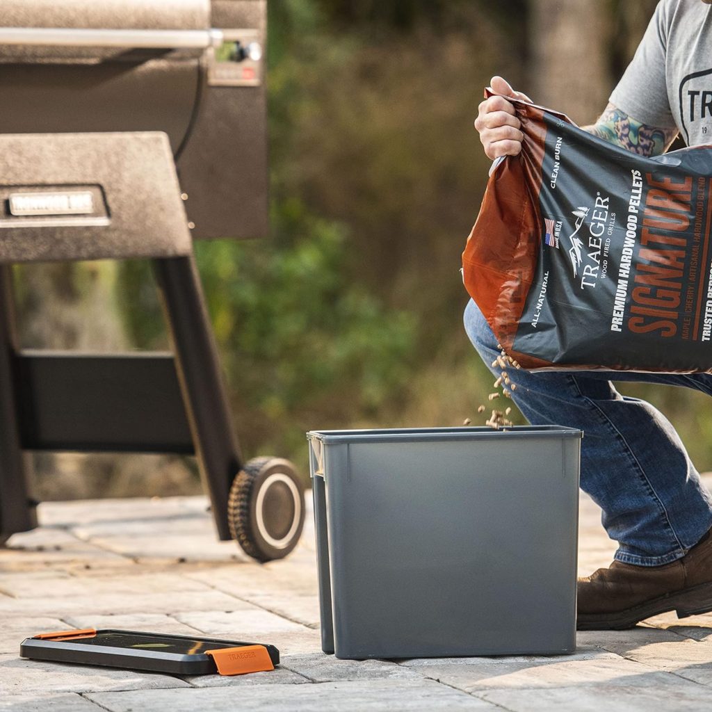 Traeger Pellet Grills BAC637 Stay Dry Pellet Bin, Wood Pellet Storage with Locking Lid, Black